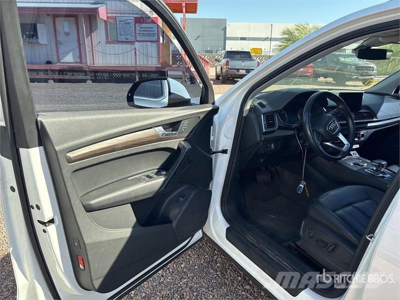 Audi Q5 AWD SUV Lengvieji automobiliai