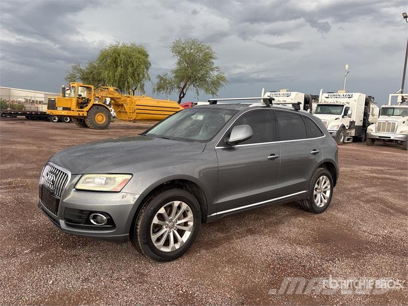 Audi Q5 AWD SUV Automobili