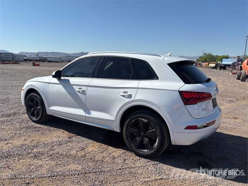 Audi Q5 AWD SUV Lengvieji automobiliai