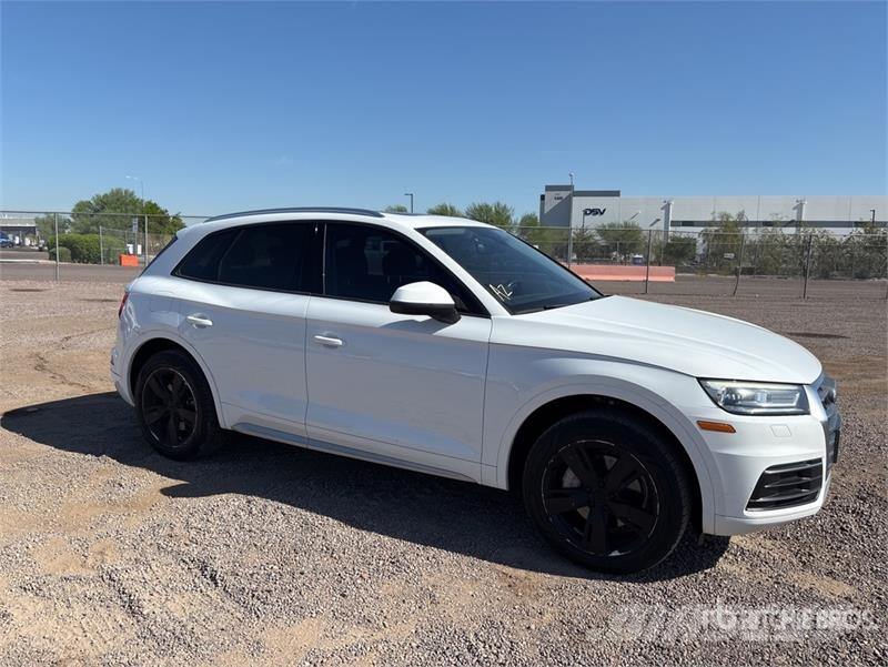 Audi Q5 AWD SUV Lengvieji automobiliai