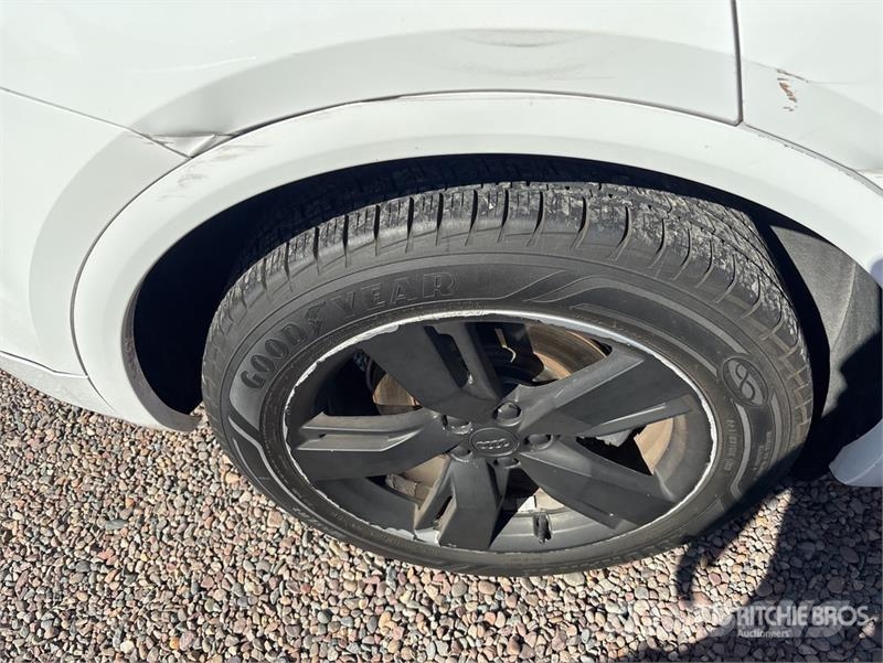 Audi Q5 AWD SUV Lengvieji automobiliai