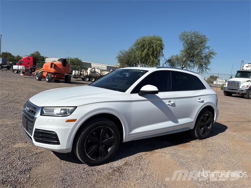 Audi Q5 AWD SUV Lengvieji automobiliai