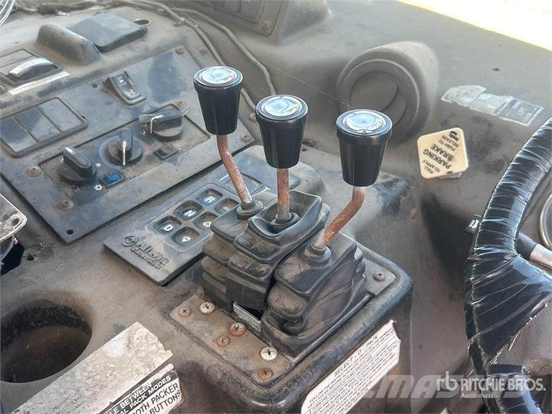 Autocar 6x4 Side Loader Waste Collection Truck 폐기물 수거 트럭