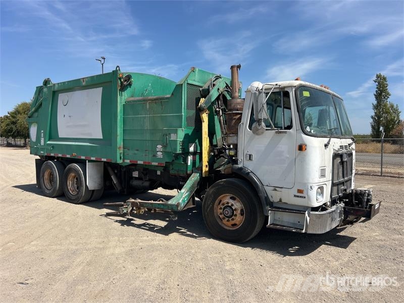 Autocar 6x4 Side Loader Waste Collection Truck 폐기물 수거 트럭