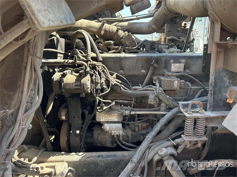 Autocar 6x4 Side Loader Waste Collection Truck 폐기물 수거 트럭