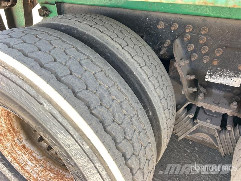 Autocar 6x4 Side Loader Waste Collection Truck 폐기물 수거 트럭