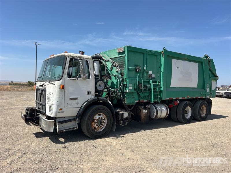 Autocar 6x4 Side Loader Waste Collection Truck 폐기물 수거 트럭