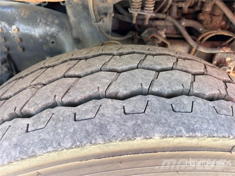 Autocar WX 폐기물 수거 트럭
