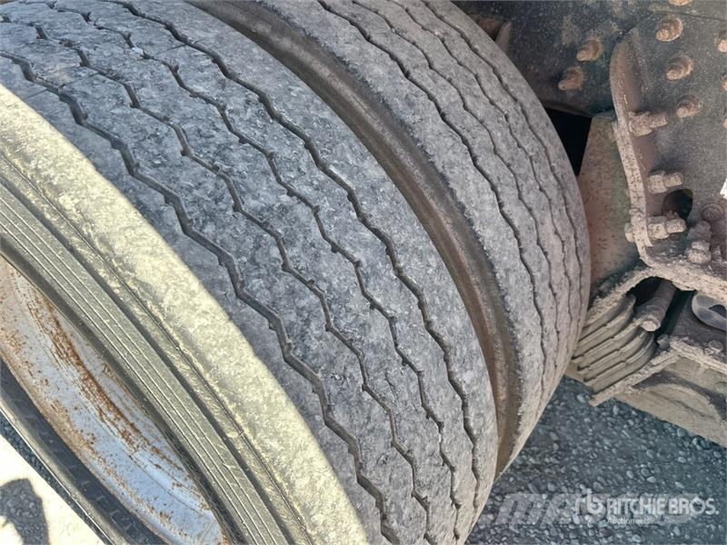 Autocar WX 폐기물 수거 트럭