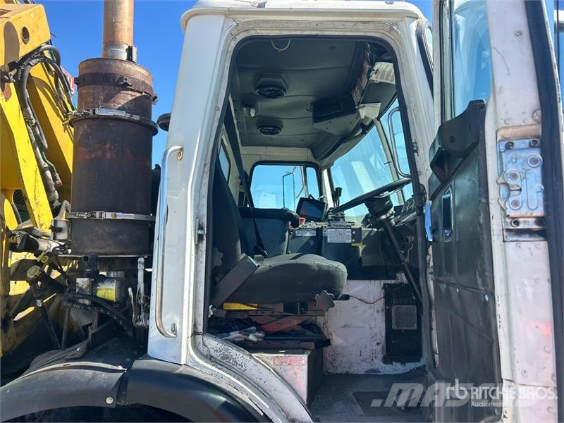 Autocar WX 폐기물 수거 트럭