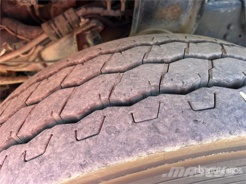 Autocar WX 폐기물 수거 트럭
