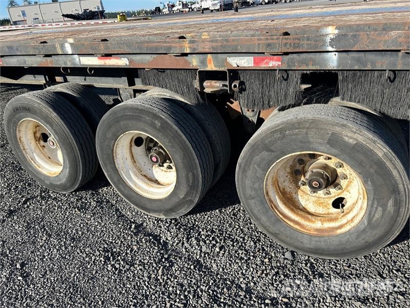 Aztech 50 ft Tri/A Flatbed Trailer Madelhaagised