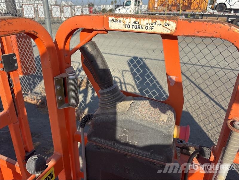 Ballymore Vertical Mast Lift Used Personnel lifts and access elevators