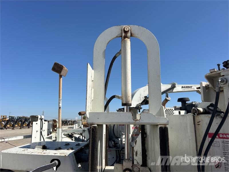 Bandit 250XP Tow-Behind Wood Chipper Wood chippers