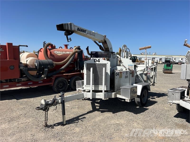 Bandit 250XP Tow-Behind Wood Chipper Wood chippers