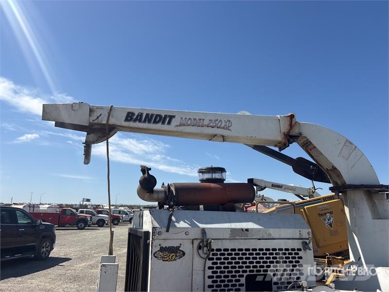 Bandit 250XP Tow-Behind Wood Chipper Haketuskoneet