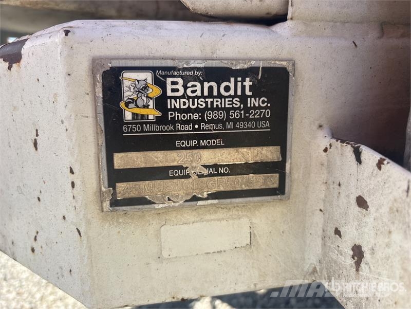 Bandit 250XP Tow-Behind Wood Chipper Wood chippers