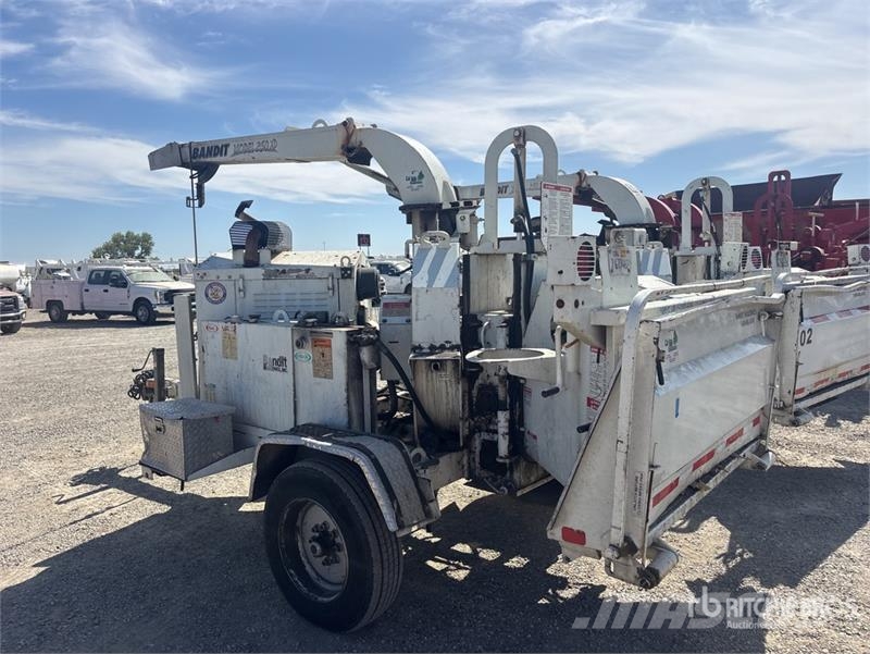 Bandit 250XP Tow-Behind Wood Chipper Puiduhakkurid