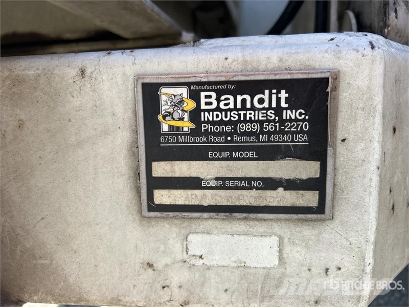 Bandit 250XP Tow-Behind Wood Chipper Wood chippers