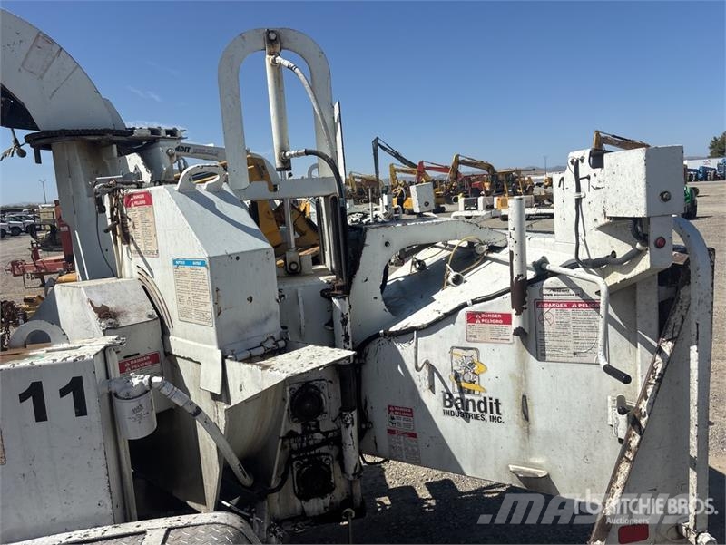 Bandit 250XP Tow-Behind Wood Chipper Haketuskoneet