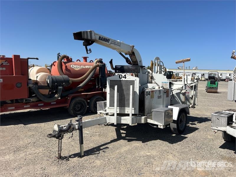 Bandit 250XP Tow-Behind Wood Chipper Wood chippers