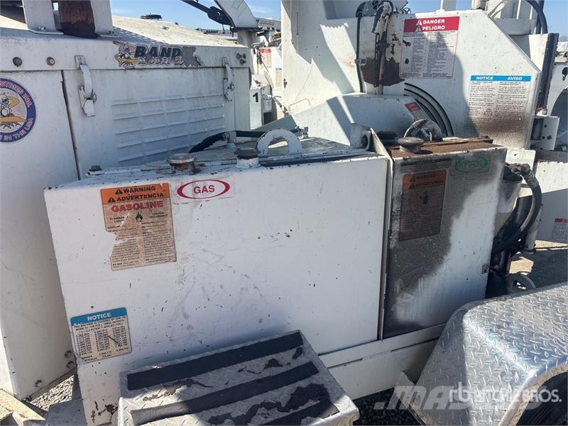 Bandit 250XP Tow-Behind Wood Chipper Wood chippers
