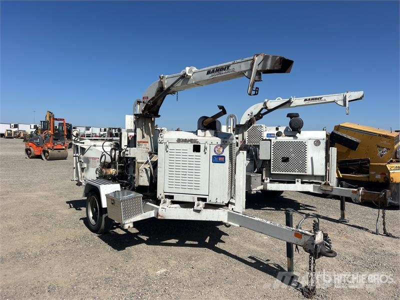 Bandit 250XP Tow-Behind Wood Chipper Wood chippers