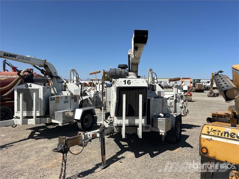 Bandit 250XP Tow-Behind Wood Chipper Wood chippers
