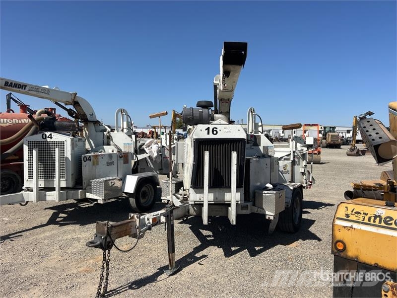 Bandit 250XP Tow-Behind Wood Chipper Wood chippers