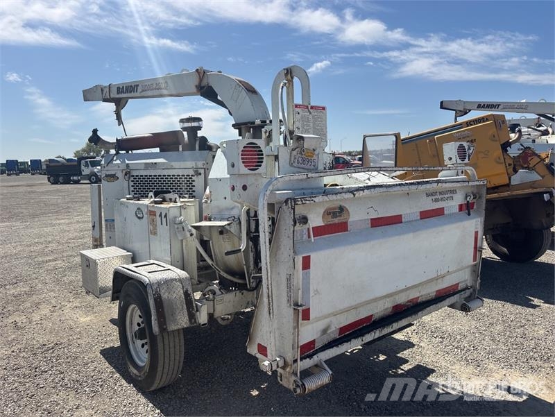 Bandit 250XP Tow-Behind Wood Chipper Haketuskoneet