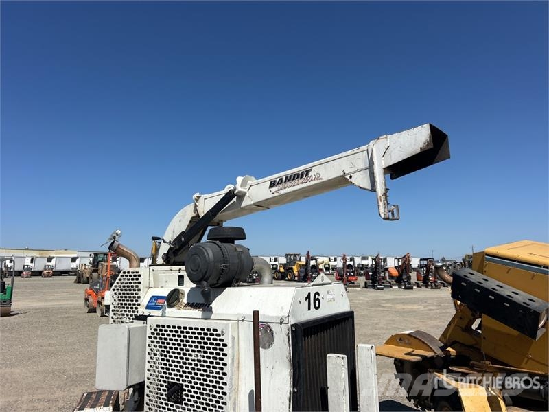 Bandit 250XP Tow-Behind Wood Chipper Wood chippers
