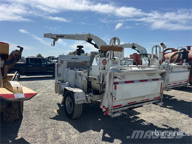 Bandit 250XP Tow-Behind Wood Chipper Wood chippers