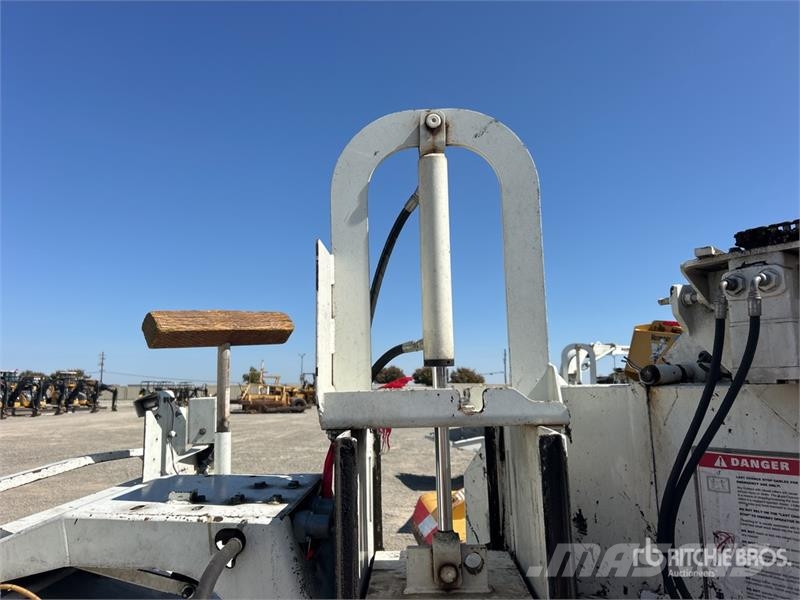 Bandit 250XP Tow-Behind Wood Chipper Wood chippers