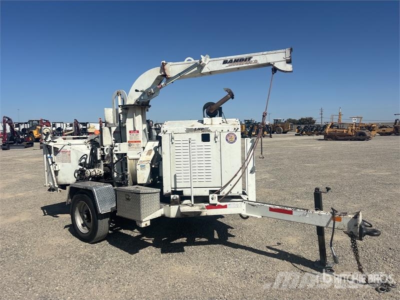 Bandit 250XP Tow-Behind Wood Chipper Wood chippers