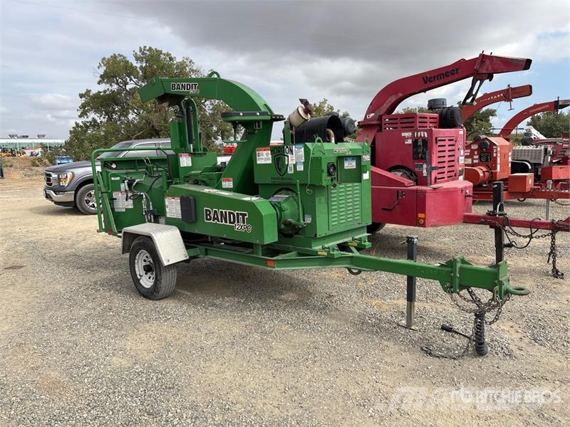 Bandit Tow-Behind Wood Chipper Drobilice drva / čiperi