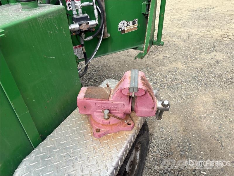Bandit Tow-Behind Wood Chipper Drobilice drva / čiperi