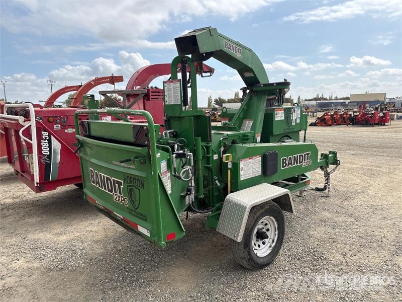 Bandit Tow-Behind Wood Chipper Drobilice drva / čiperi