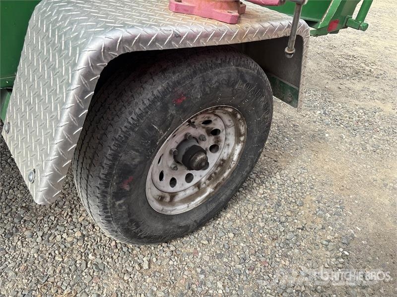 Bandit Tow-Behind Wood Chipper Drobilice drva / čiperi