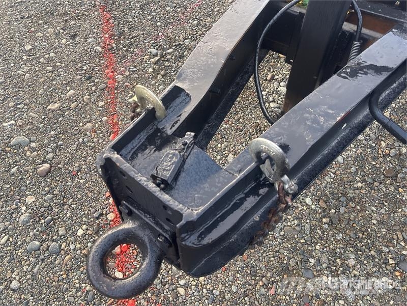 Bar-Bel Fabricating 25 ft T/A Tilt Deck Trailer Низькорамні причепи