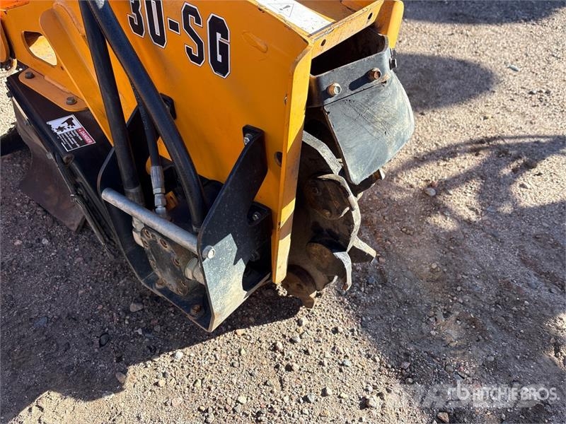 Barretto E30SGB Walk Behind Stump Grinder 動力耙和旋轉式耕耘機