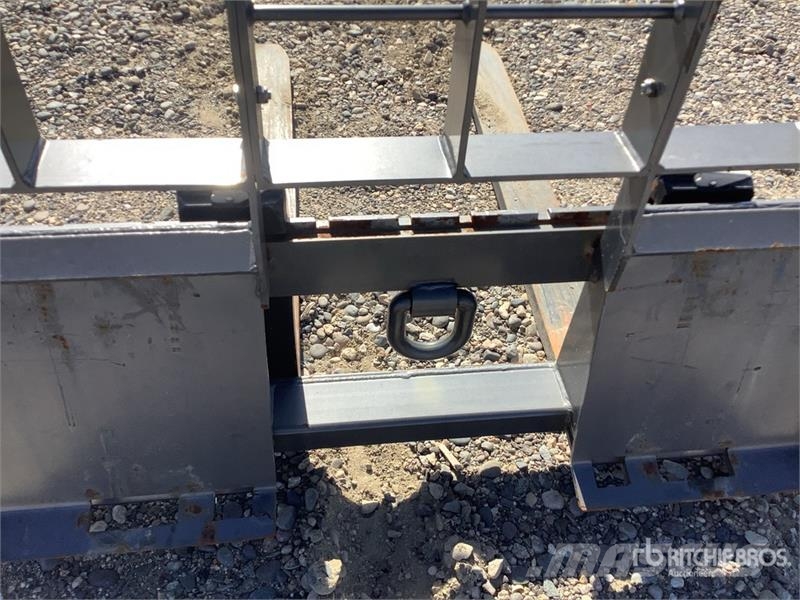  BE 48 in Skid Steer Forks Fourche
