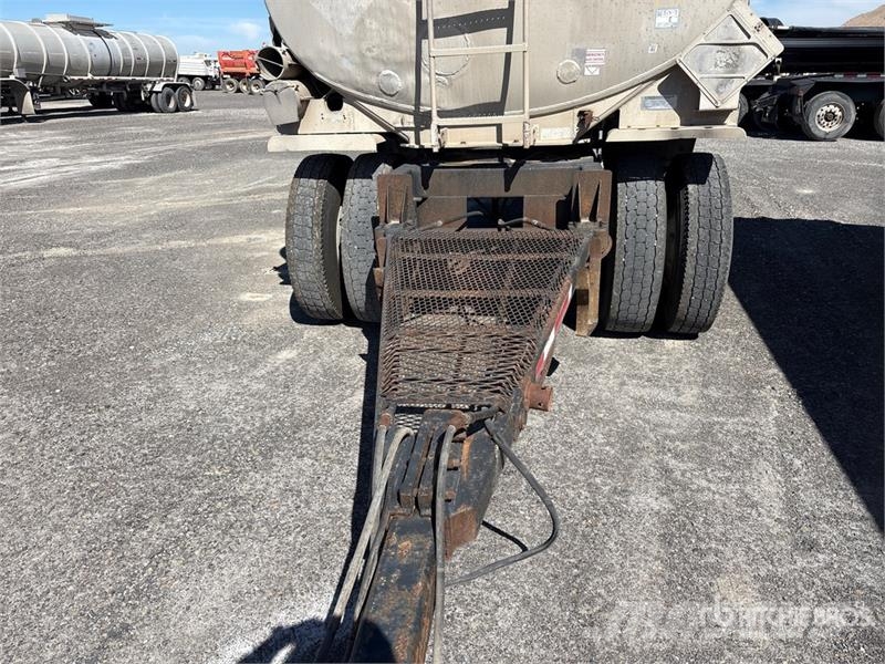 Beall Spread Axle Pup Tanker Trailer 罐體拖車