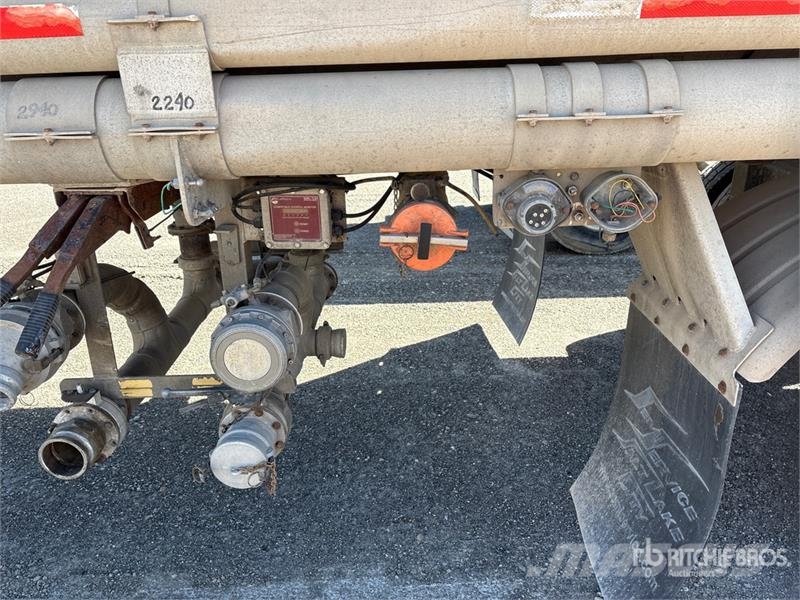 Beall Spread Axle Pup Tanker Trailer 罐體拖車
