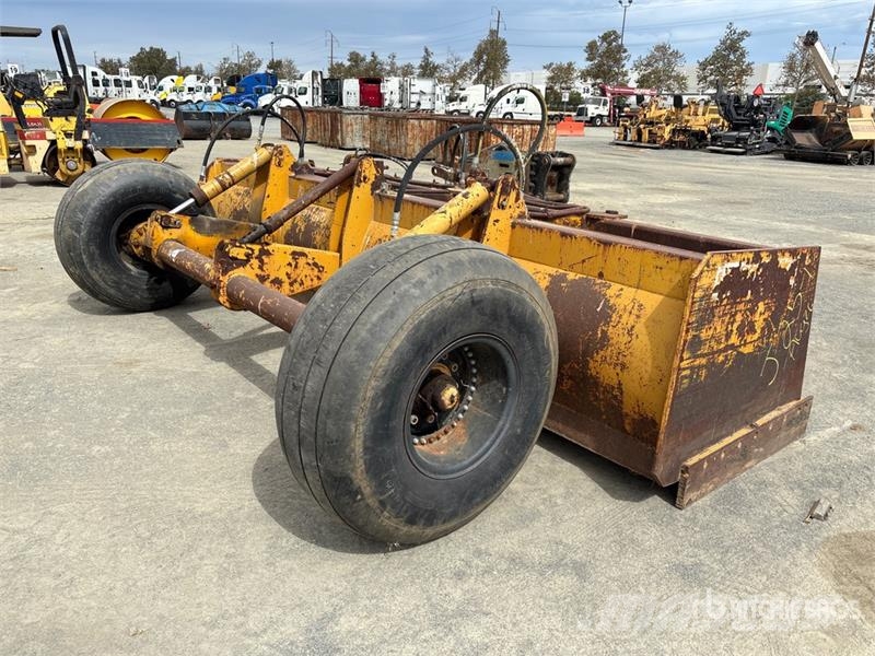 Bee Gee 197 in Box Scraper Other components