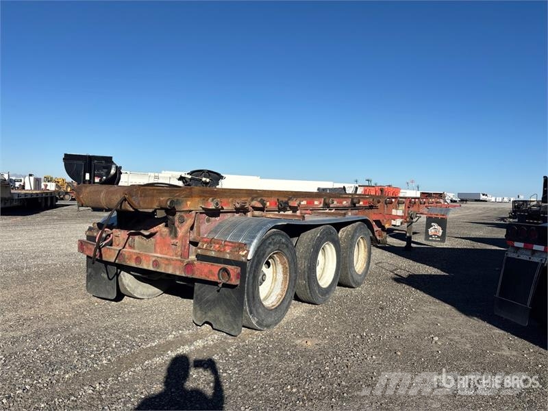 Benlee TRATBS48 Tri/A Roll-Off Trailer Liftdumpersläp