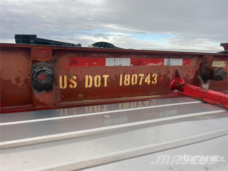 Benlee TRATBS48 Tri/A Roll-Off Trailer Skip bin