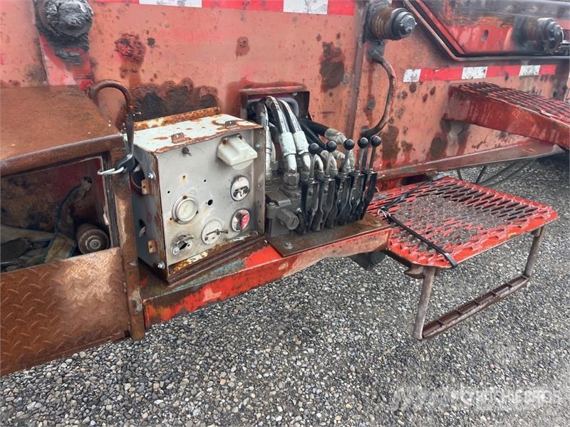 Benlee TRATBS48 Tri/A Roll-Off Trailer Skip bin