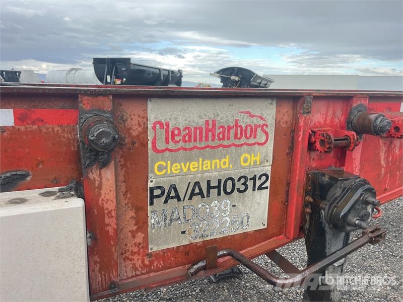 Benlee TRATBS48 Tri/A Roll-Off Trailer Skip bin