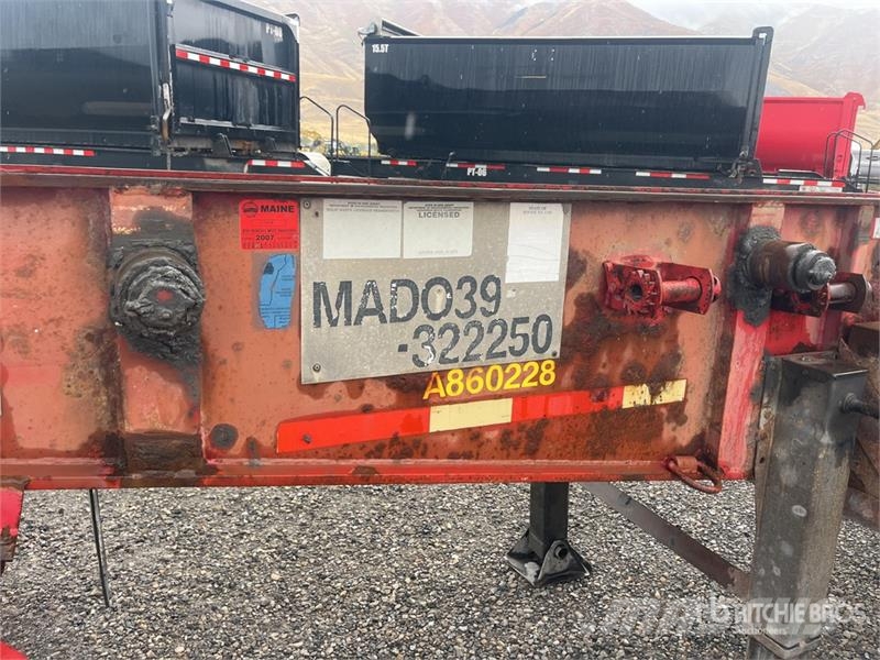 Benlee TRATBS48 Tri/A Roll-Off Trailer Skip bin