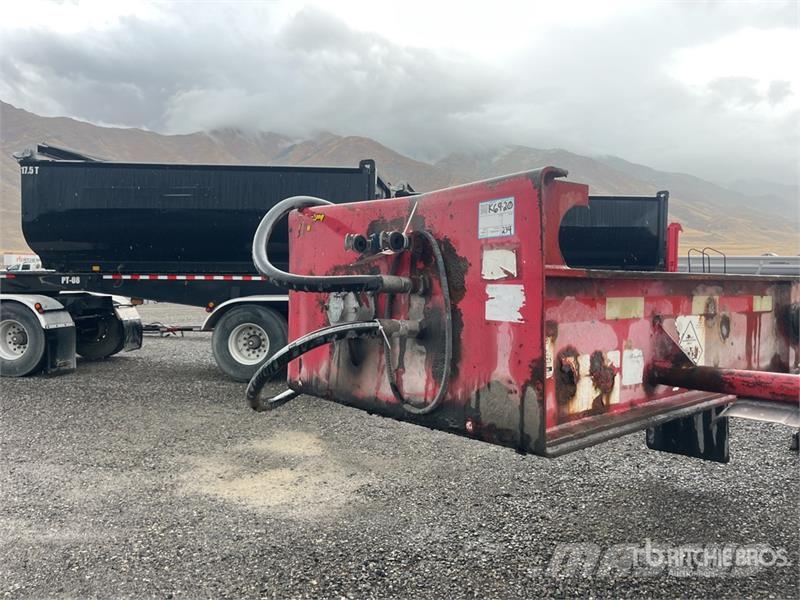 Benlee TRATBS48 Tri/A Roll-Off Trailer Skip bin